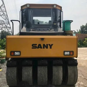 Xe lu tĩnh bánh lốp SANY